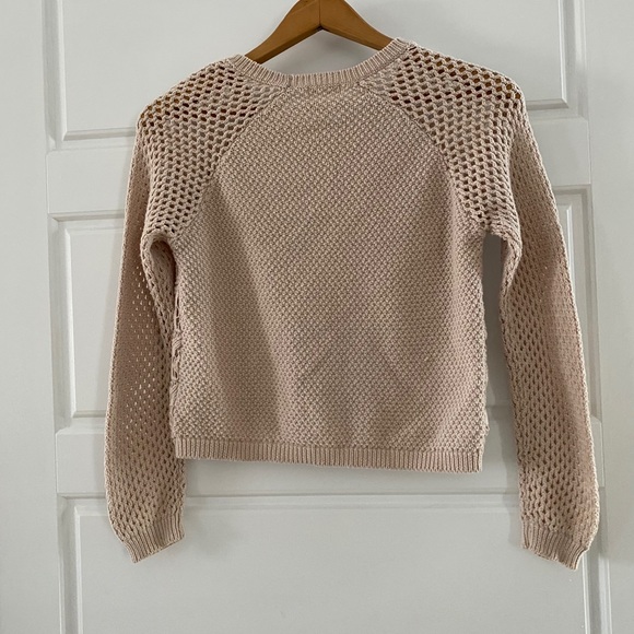 Beige and orange sweaters - Picture 2 of 4